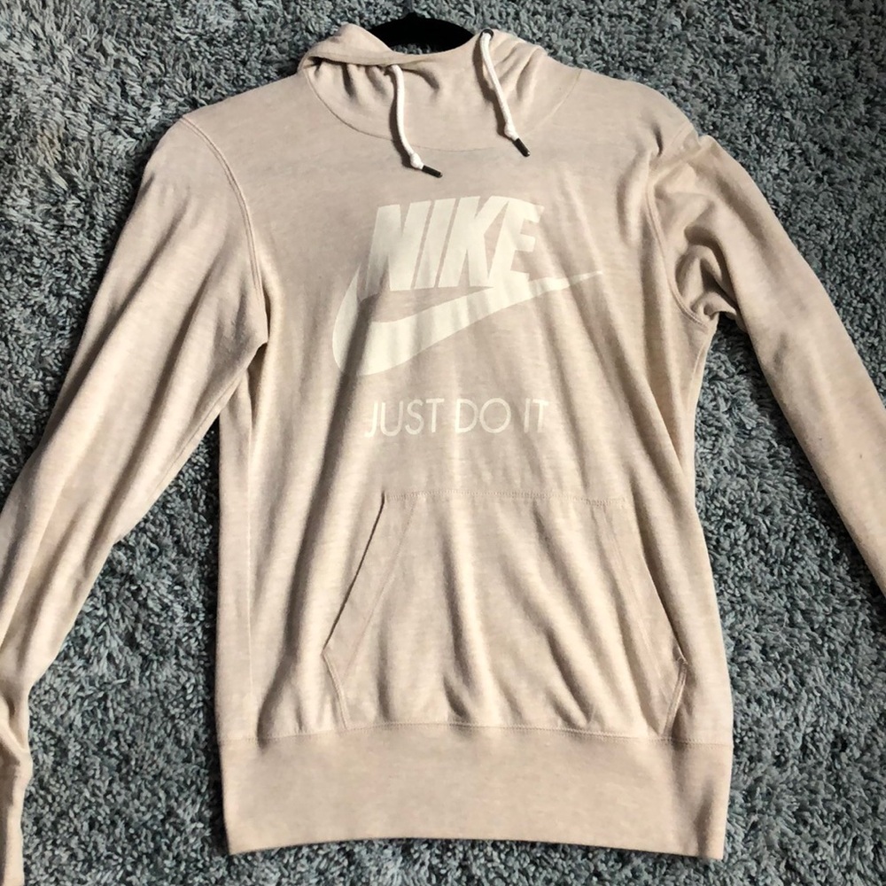 Beige Nike sweatshirt